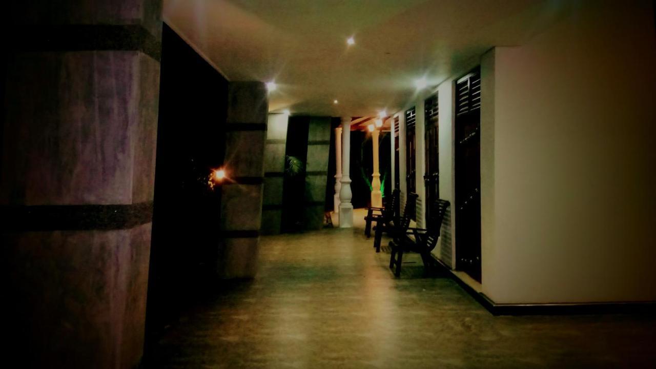 Induwara Safari Resort Udawalawe Luaran gambar