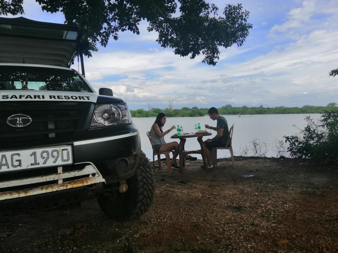 Induwara Safari Resort Udawalawe Luaran gambar