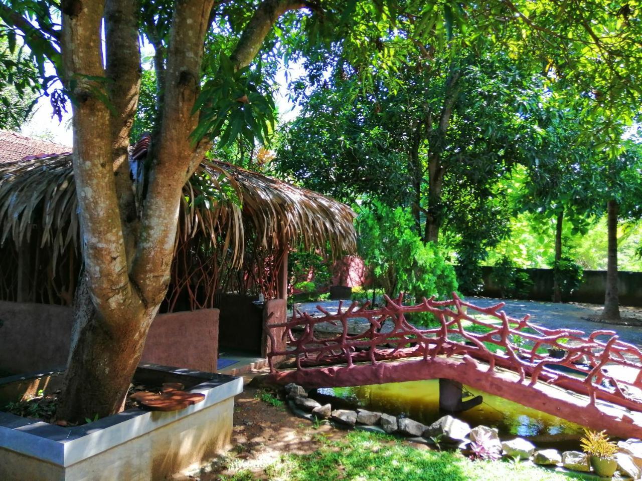 Induwara Safari Resort Udawalawe Luaran gambar